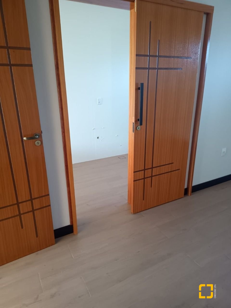 Casa de Condomínio com 250m², 6 quartos (sendo 3 suítes), 2 garagens, no bairro Rio Vermelho em Florianópolis