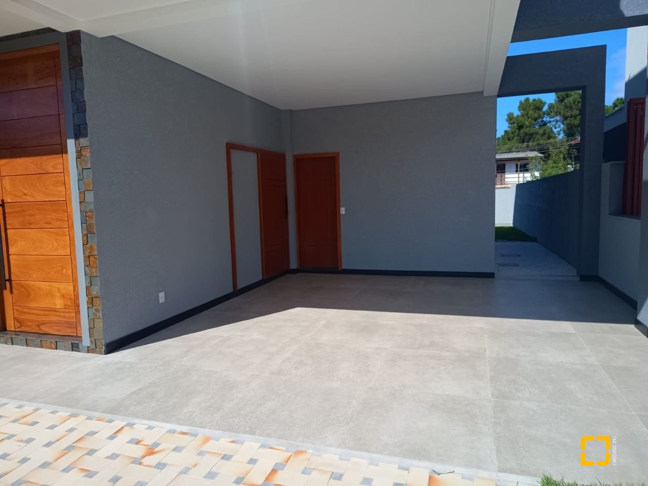 Casa de Condomínio com 250m², 6 quartos (sendo 3 suítes), 2 garagens, no bairro Rio Vermelho em Florianópolis