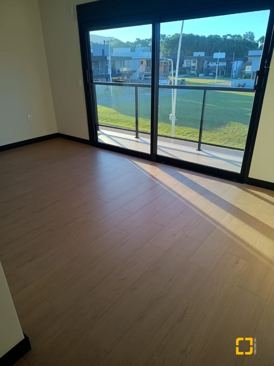 Casa de Condomínio com 250m², 6 quartos (sendo 3 suítes), 2 garagens, no bairro Rio Vermelho em Florianópolis