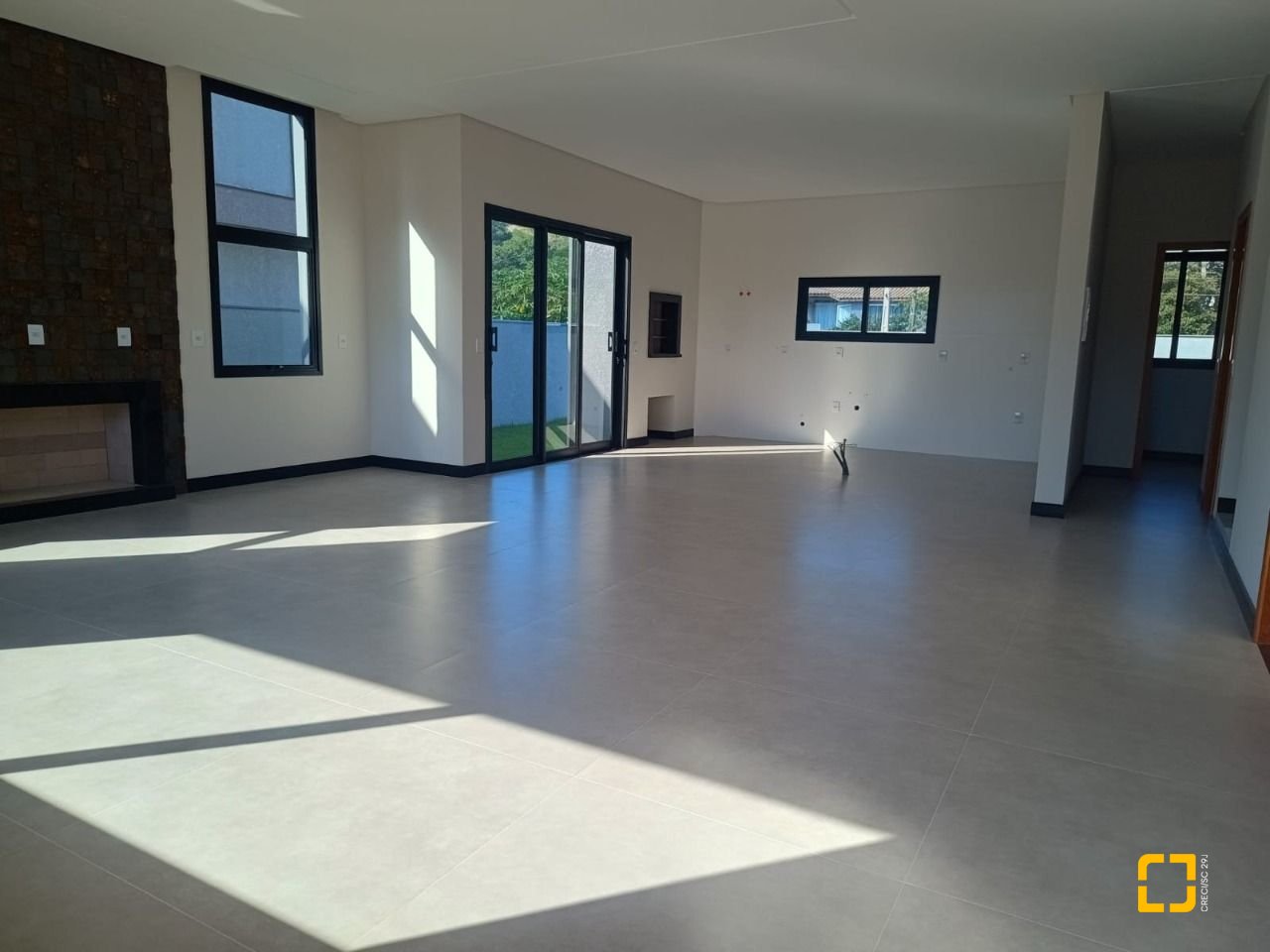 Casa de Condomínio com 250m², 6 quartos (sendo 3 suítes), 2 garagens, no bairro Rio Vermelho em Florianópolis