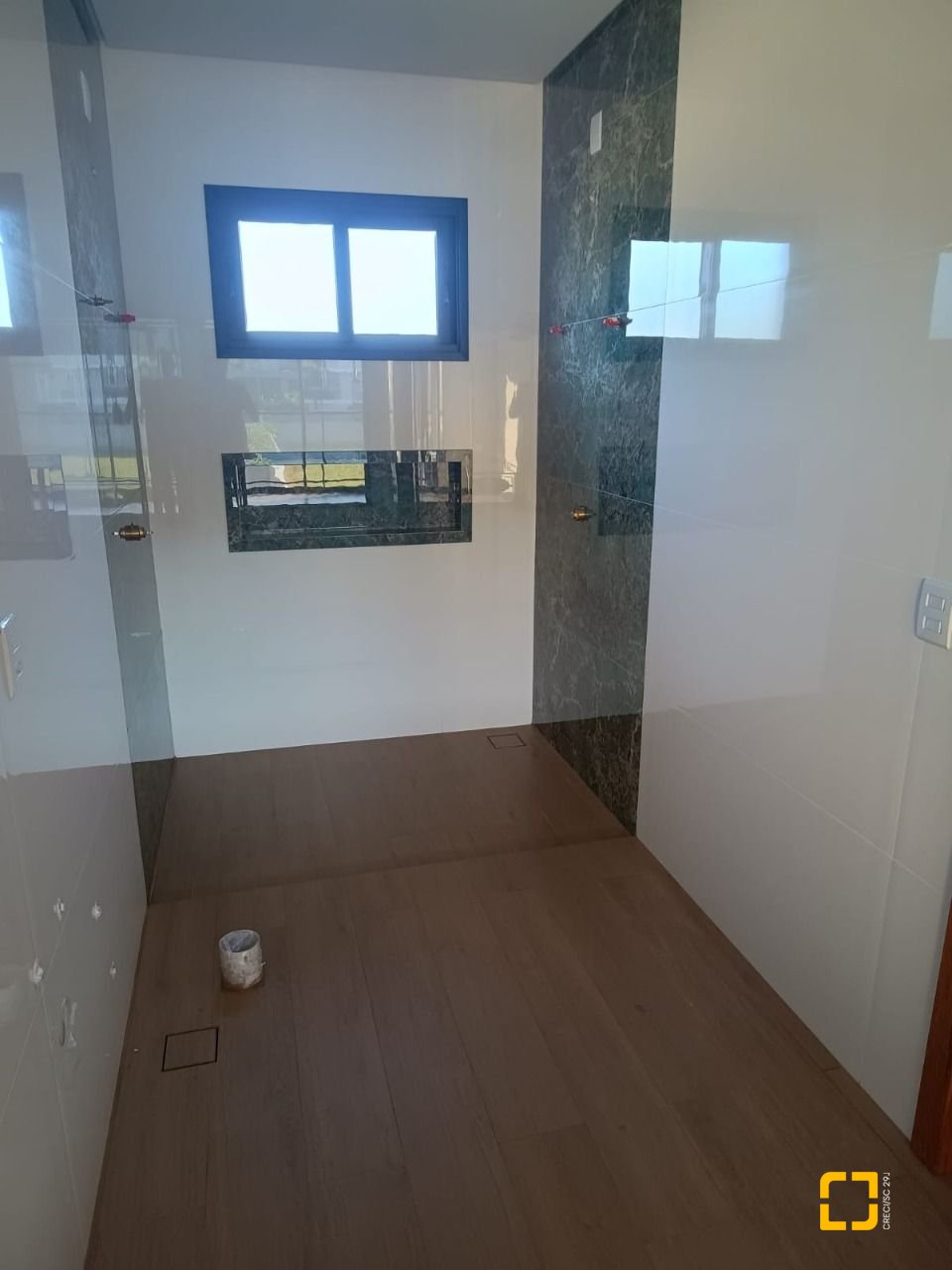 Casa de Condomínio com 250m², 6 quartos (sendo 3 suítes), 2 garagens, no bairro Rio Vermelho em Florianópolis