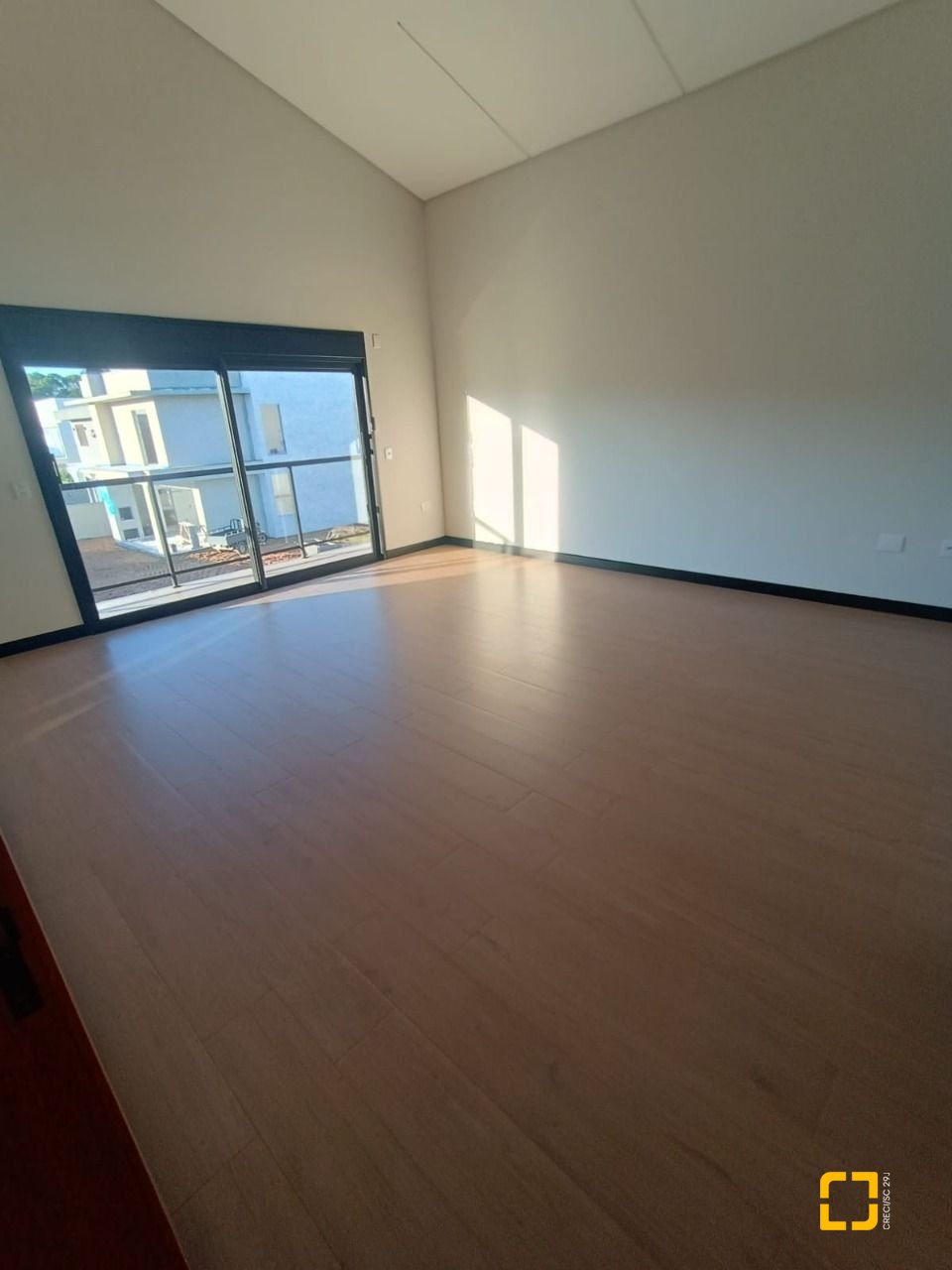 Casa de Condomínio com 250m², 6 quartos (sendo 3 suítes), 2 garagens, no bairro Rio Vermelho em Florianópolis
