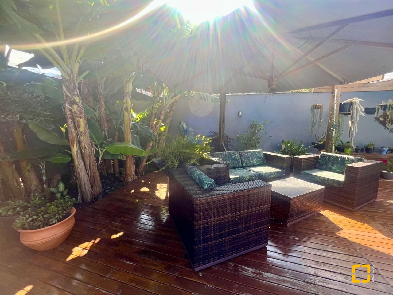 Casa com 281m², 6 quartos (sendo 3 suítes), 3 garagens, no bairro Campeche em Florianópolis