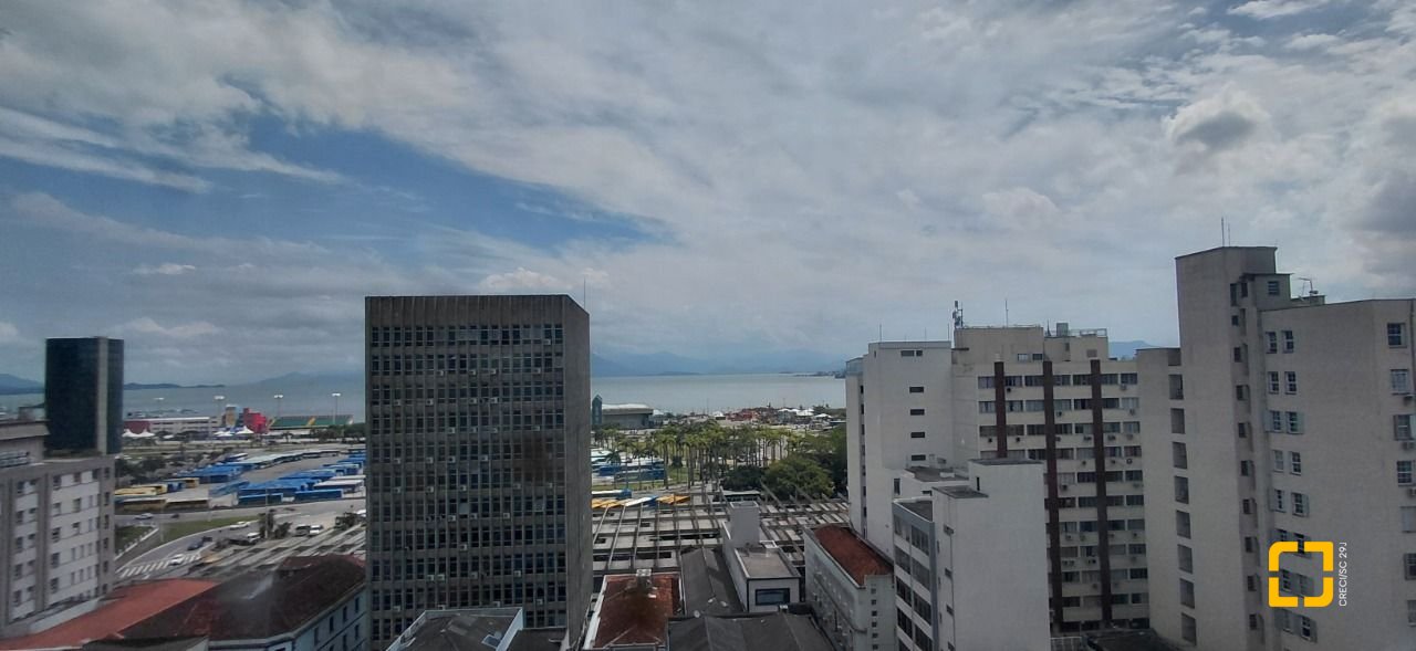 Sala com 42m², no bairro Centro em Florianópolis