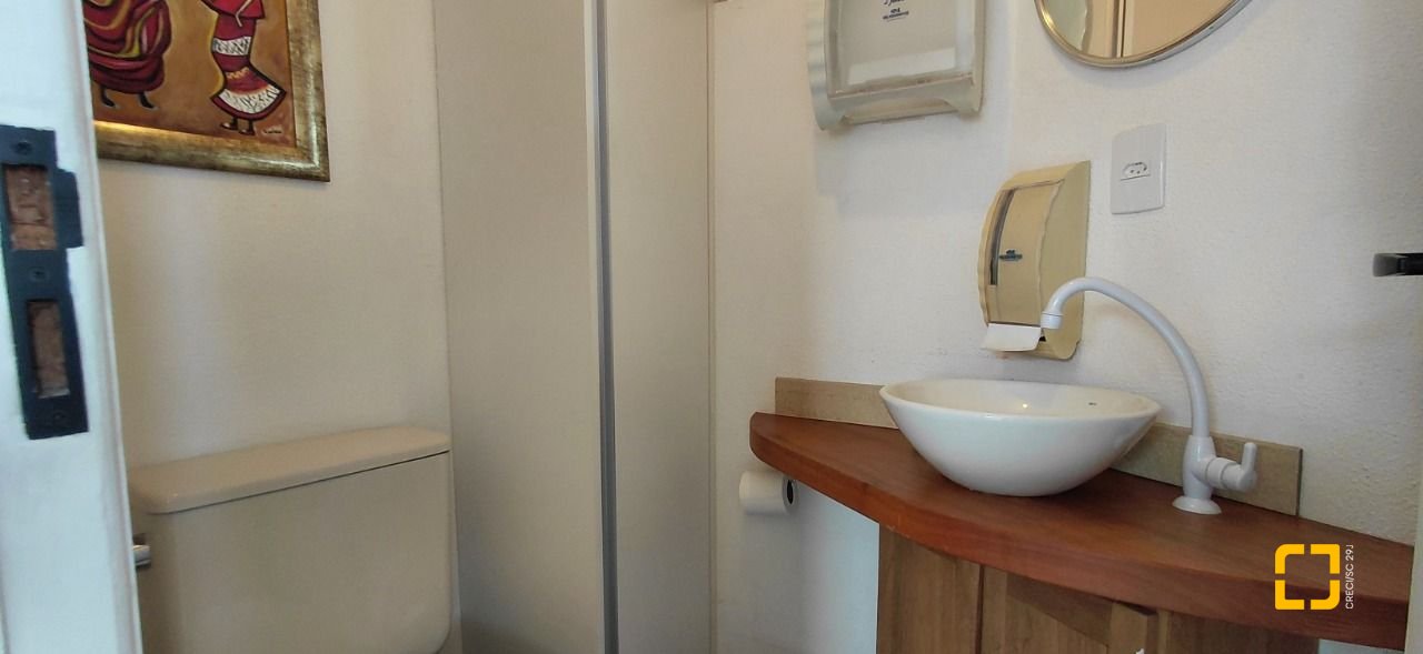 Sala com 42m², no bairro Centro em Florianópolis