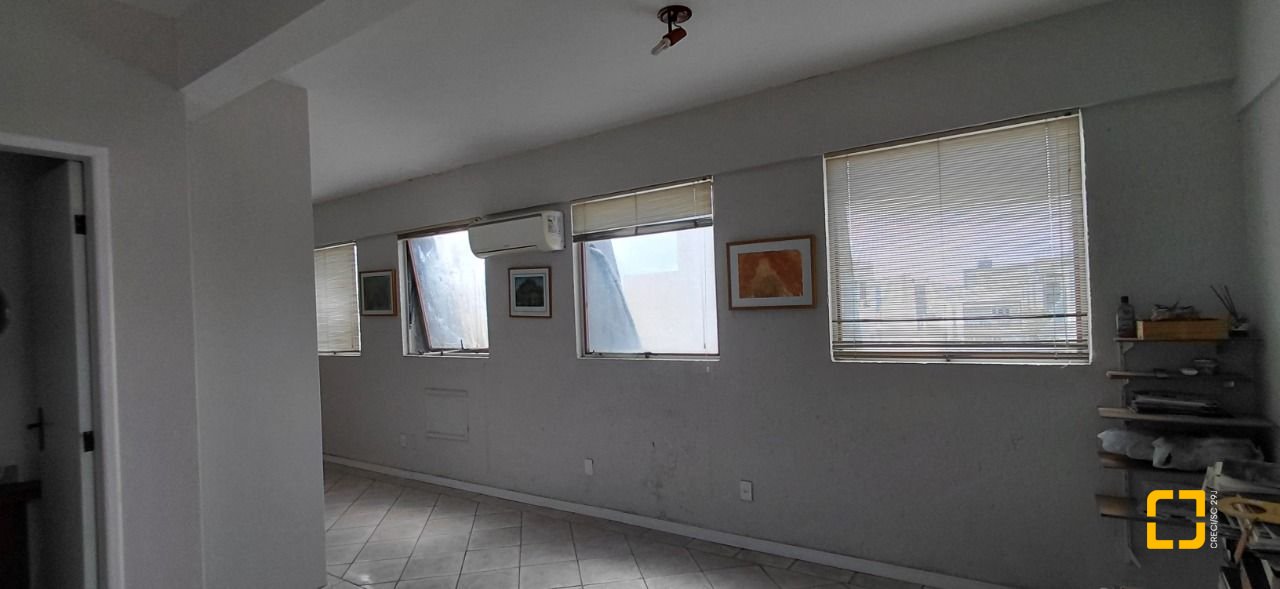 Sala com 42m², no bairro Centro em Florianópolis