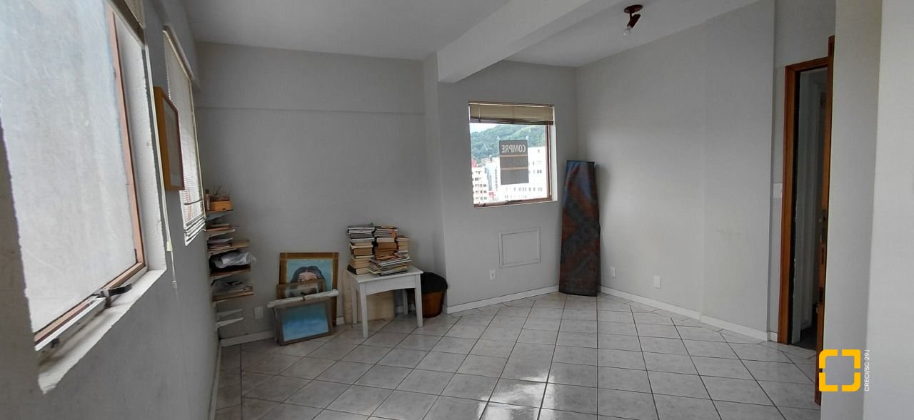 Sala com 42m², no bairro Centro em Florianópolis