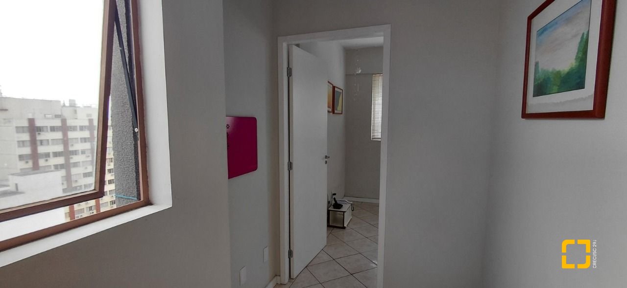 Sala com 42m², no bairro Centro em Florianópolis
