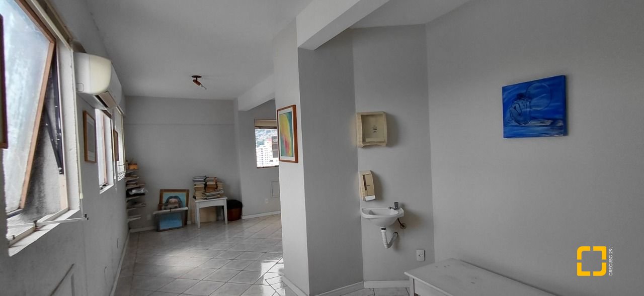 Sala com 42m², no bairro Centro em Florianópolis