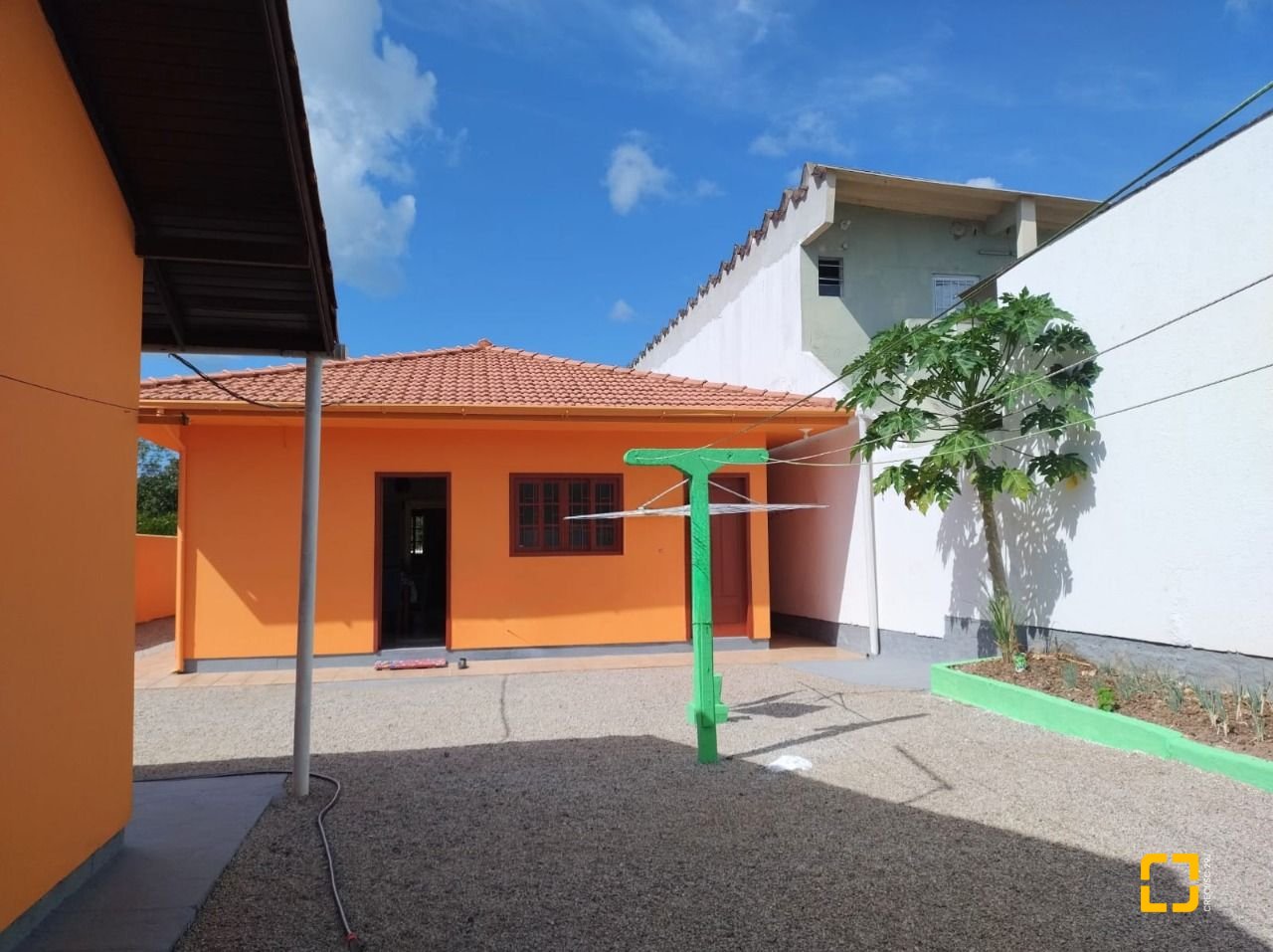Casa com 111m², 4 quartos (sendo 1 suíte), 3 garagens, no bairro Rio Vermelho em Florianópolis