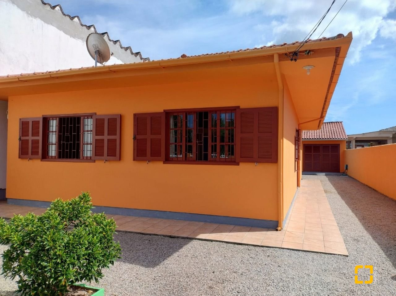 Casa com 111m², 4 quartos (sendo 1 suíte), 3 garagens, no bairro Rio Vermelho em Florianópolis