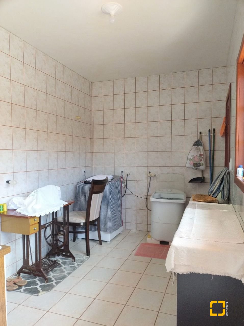 Casa com 111m², 4 quartos (sendo 1 suíte), 3 garagens, no bairro Rio Vermelho em Florianópolis
