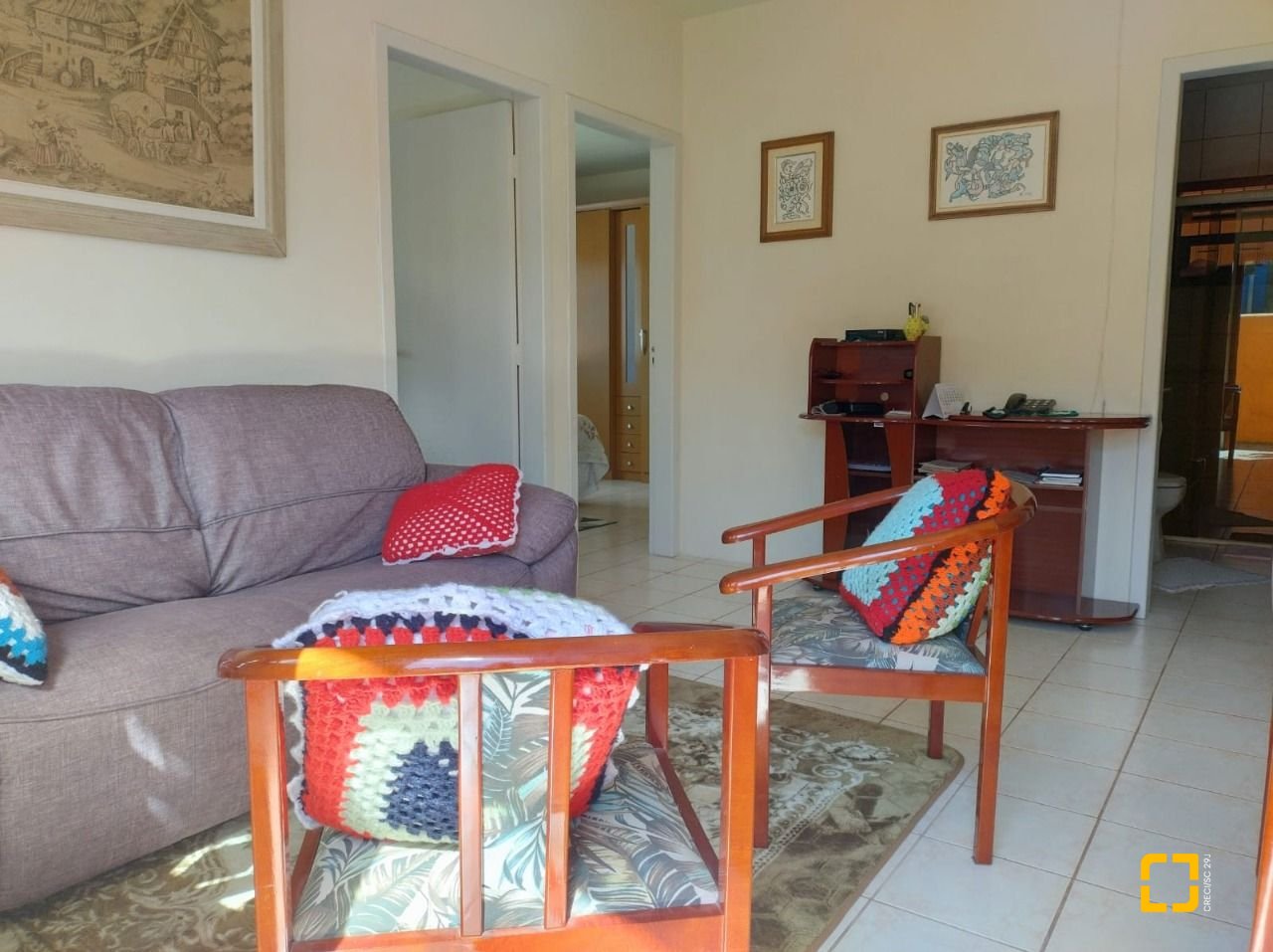 Casa com 111m², 4 quartos (sendo 1 suíte), 3 garagens, no bairro Rio Vermelho em Florianópolis