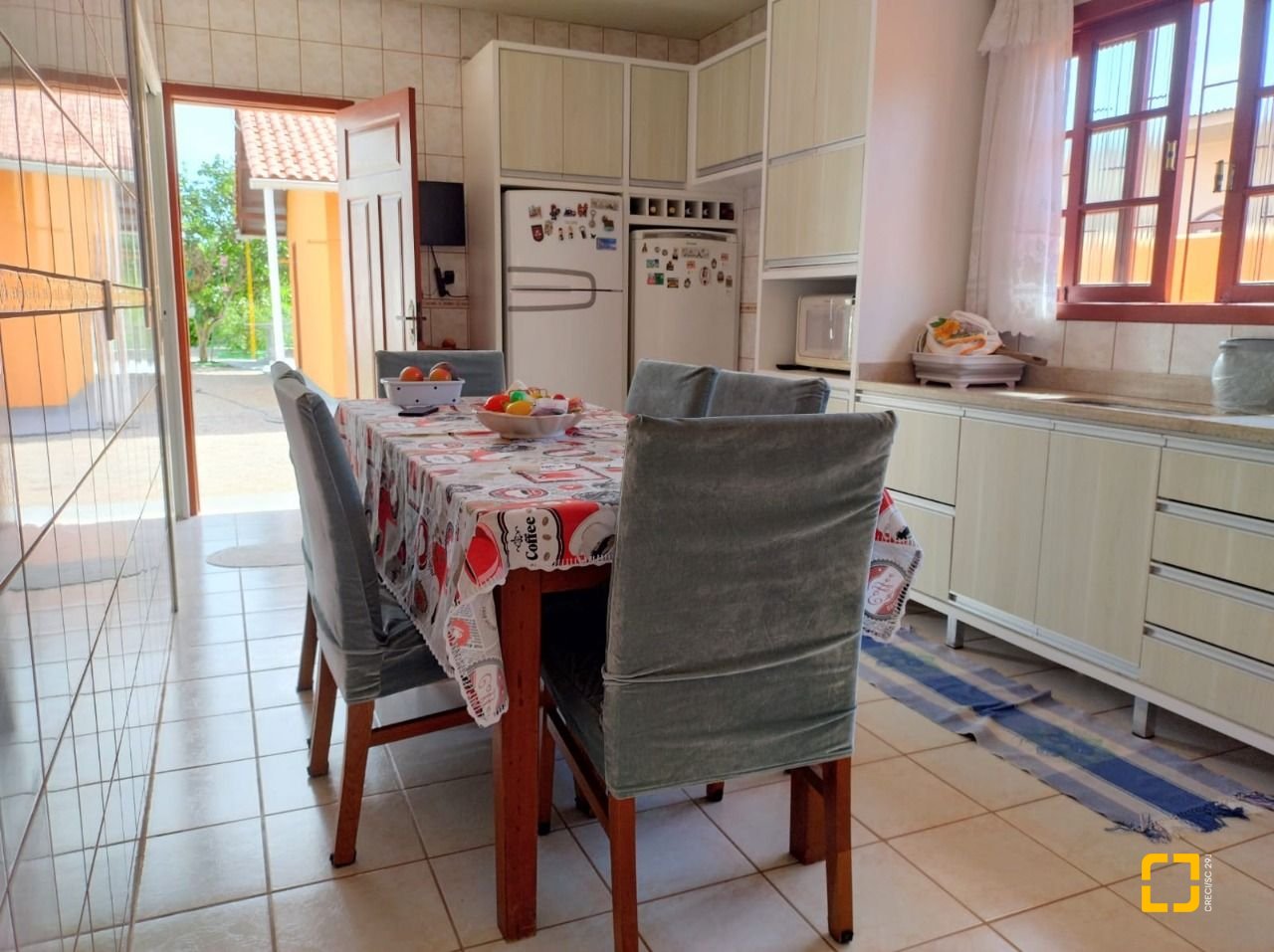 Casa com 111m², 4 quartos (sendo 1 suíte), 3 garagens, no bairro Rio Vermelho em Florianópolis