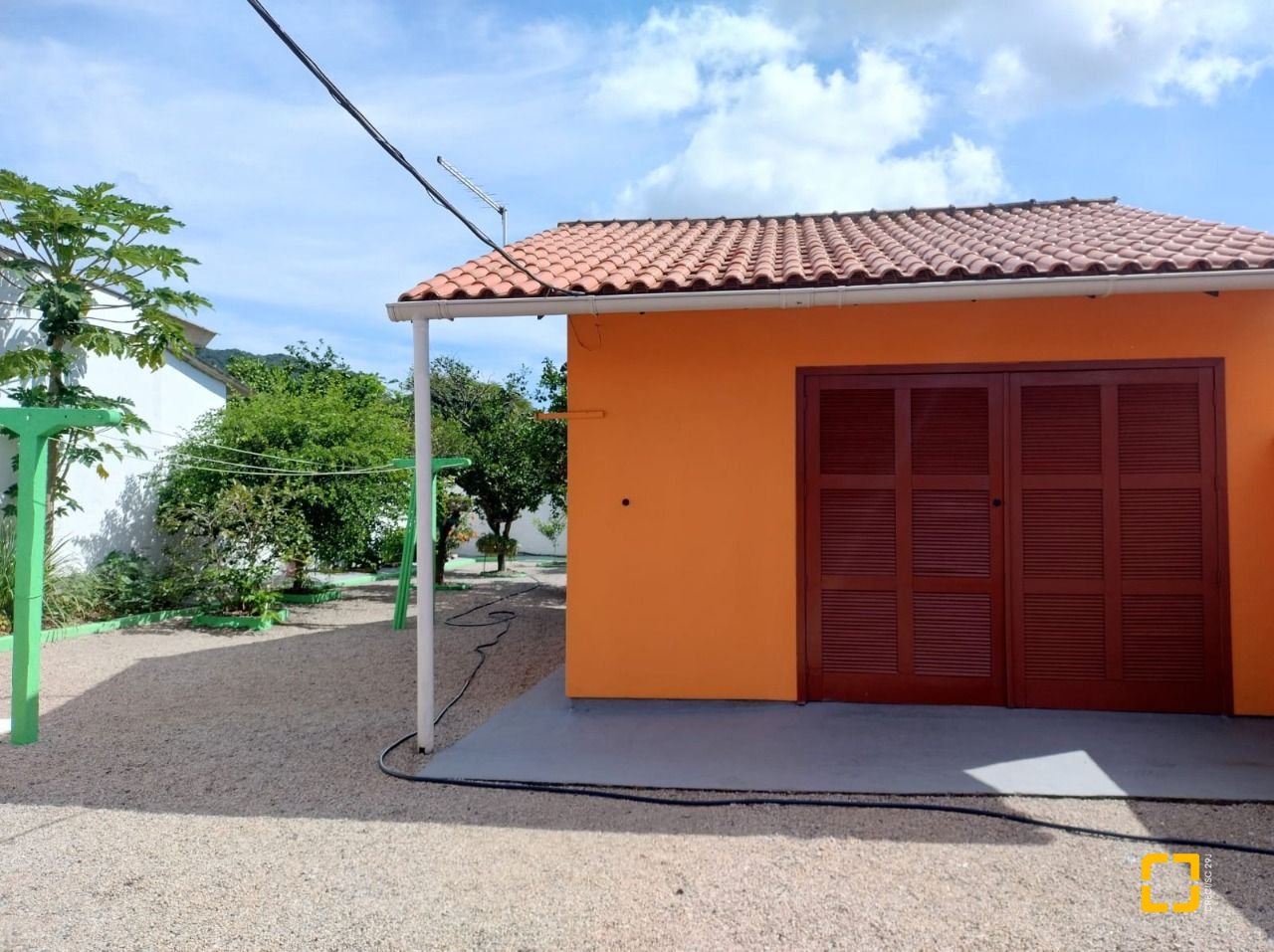 Casa com 111m², 4 quartos (sendo 1 suíte), 3 garagens, no bairro Rio Vermelho em Florianópolis