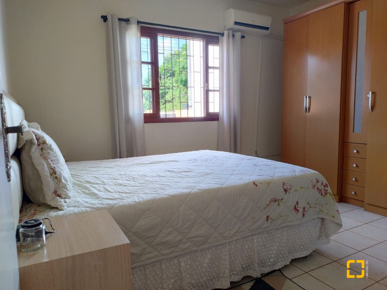Casa com 111m², 4 quartos (sendo 1 suíte), 3 garagens, no bairro Rio Vermelho em Florianópolis