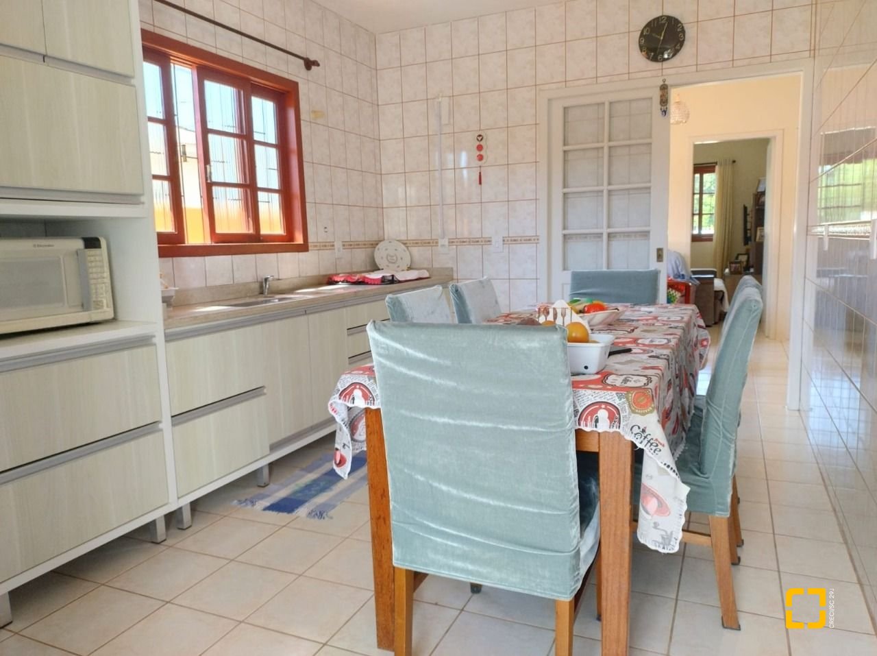 Casa com 111m², 4 quartos (sendo 1 suíte), 3 garagens, no bairro Rio Vermelho em Florianópolis