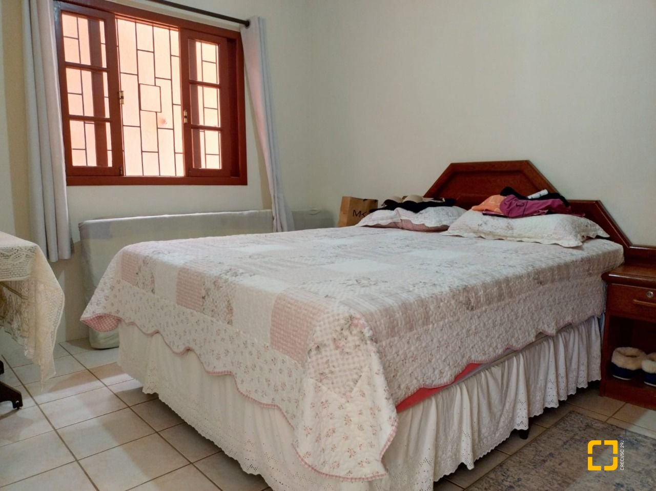 Casa com 111m², 4 quartos (sendo 1 suíte), 3 garagens, no bairro Rio Vermelho em Florianópolis