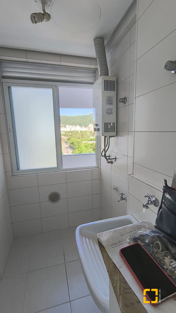Apartamento com 45m², 1 quarto, 1 garagem, no bairro Córrego Grande em Florianópolis