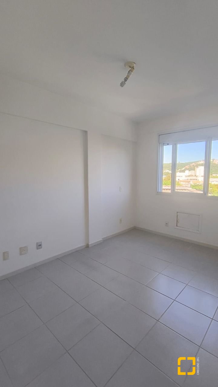 Apartamento com 45m², 1 quarto, 1 garagem, no bairro Córrego Grande em Florianópolis