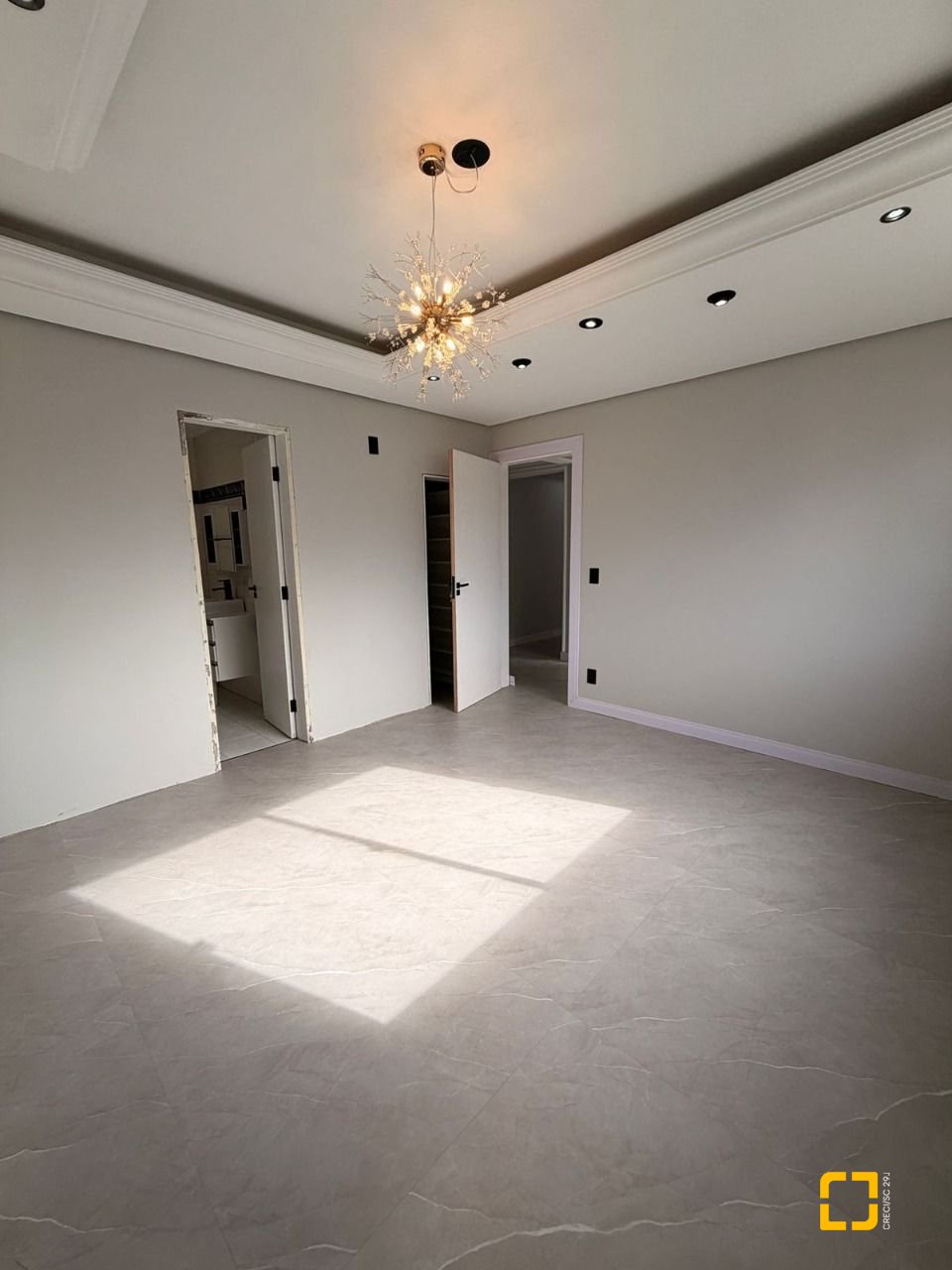 Apartamento com 91m², 3 quartos (sendo 1 suíte), 1 garagem, no bairro Kobrasol em São José