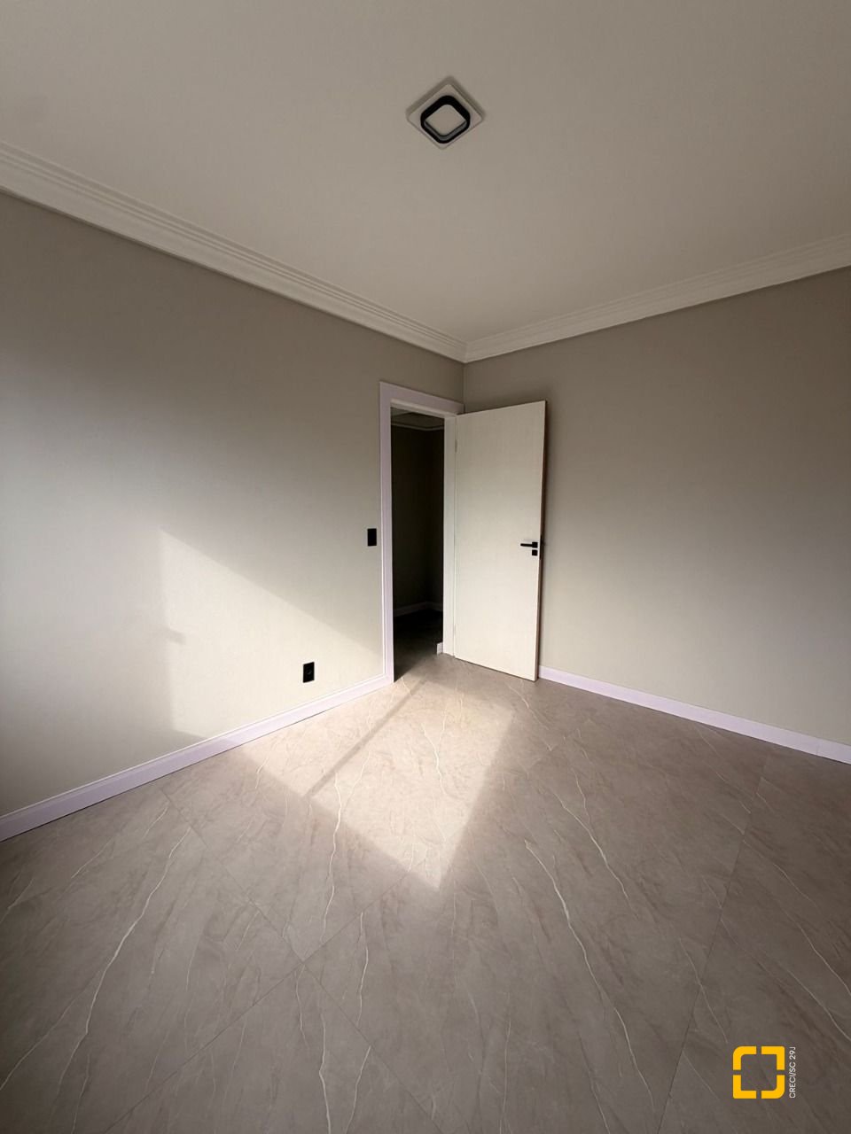 Apartamento com 91m², 3 quartos (sendo 1 suíte), 1 garagem, no bairro Kobrasol em São José