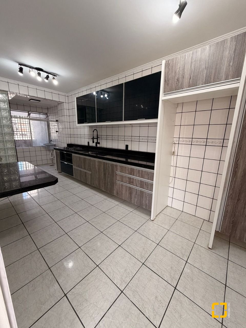 Apartamento com 91m², 3 quartos (sendo 1 suíte), 1 garagem, no bairro Kobrasol em São José