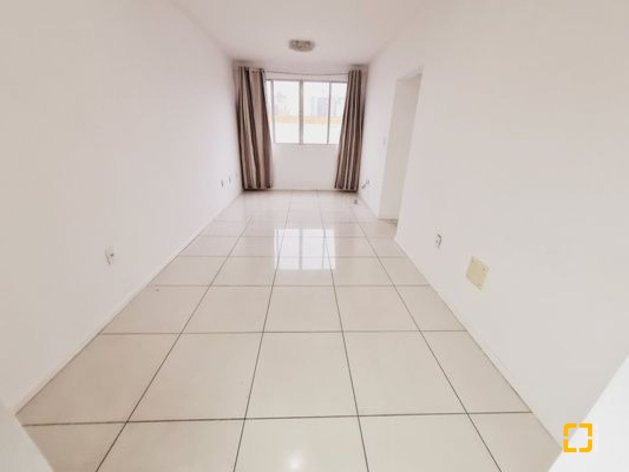 Apartamento com 50m², 2 quartos, 1 garagem, no bairro Roçado em São José