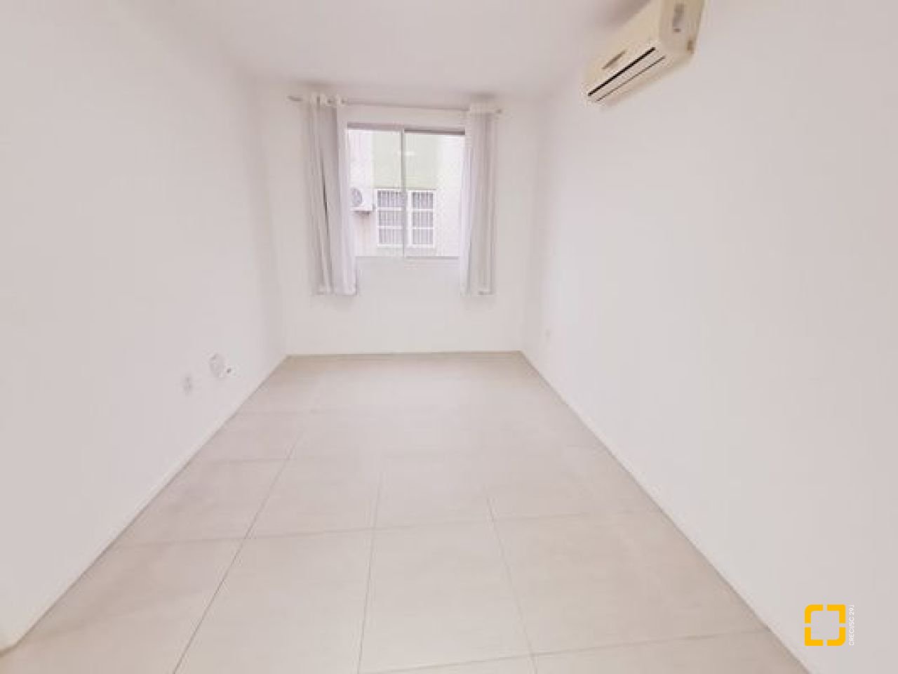 Apartamento com 50m², 2 quartos, 1 garagem, no bairro Roçado em São José