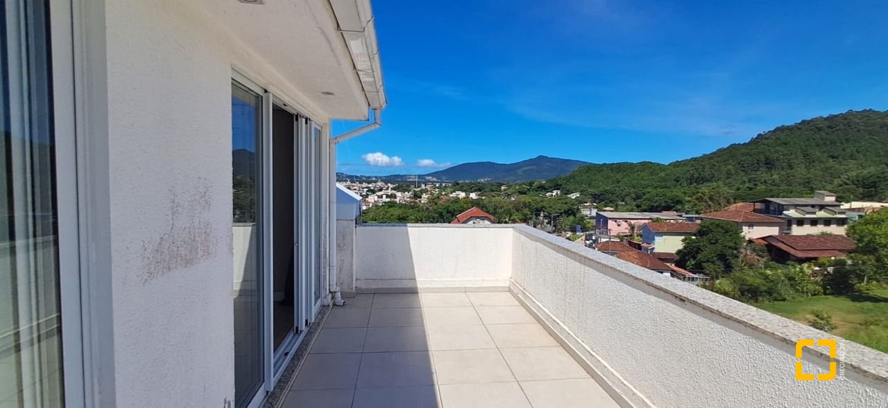 Cobertura com 162m², 3 quartos (sendo 1 suíte), 2 garagens, no bairro Canasvieiras em Florianópolis