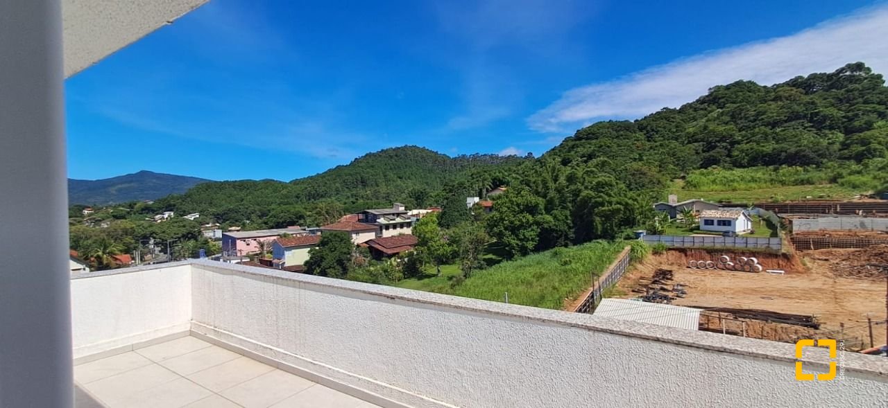 Cobertura com 162m², 3 quartos (sendo 1 suíte), 2 garagens, no bairro Canasvieiras em Florianópolis