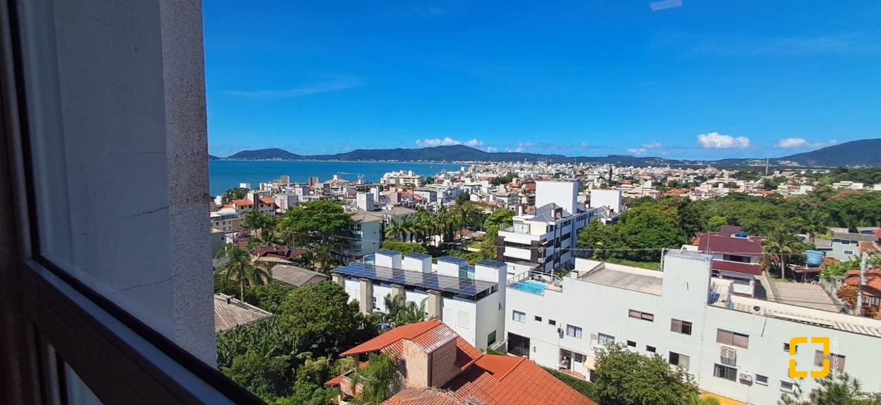 Cobertura com 162m², 3 quartos (sendo 1 suíte), 2 garagens, no bairro Canasvieiras em Florianópolis