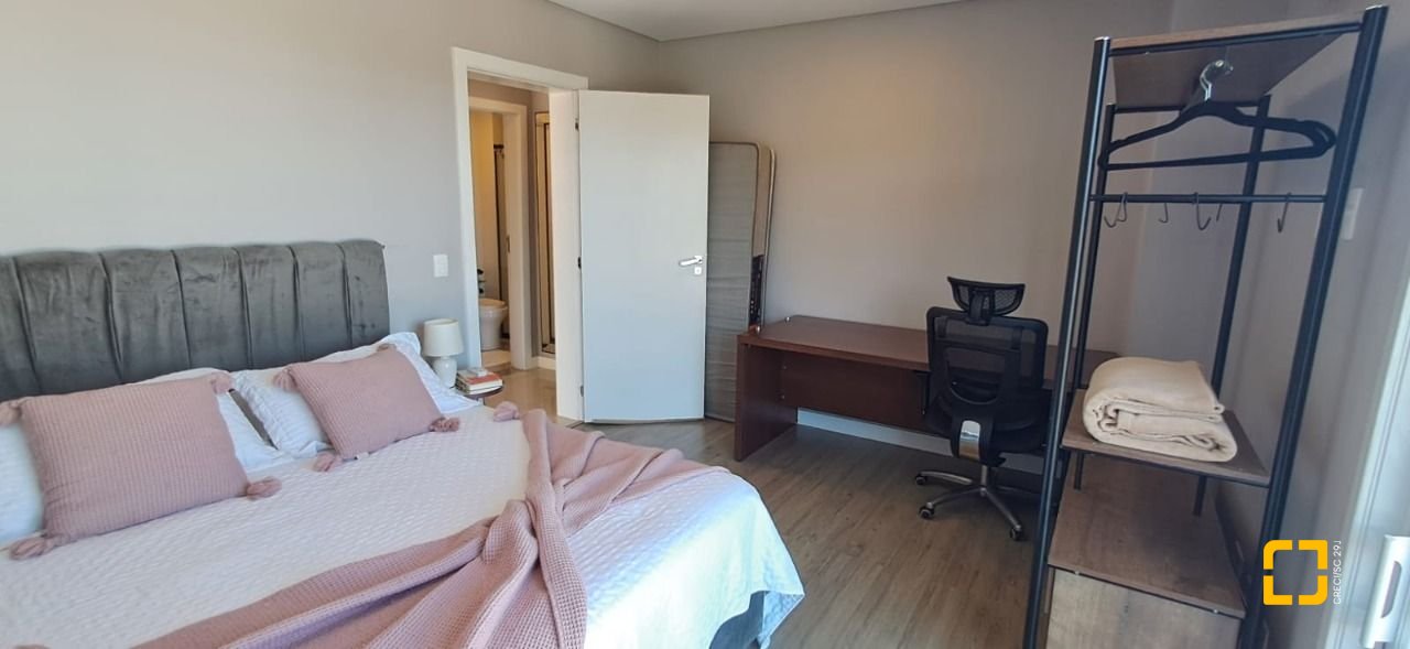 Cobertura com 162m², 3 quartos (sendo 1 suíte), 2 garagens, no bairro Canasvieiras em Florianópolis