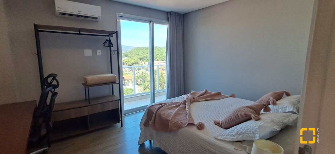 Cobertura com 162m², 3 quartos (sendo 1 suíte), 2 garagens, no bairro Canasvieiras em Florianópolis