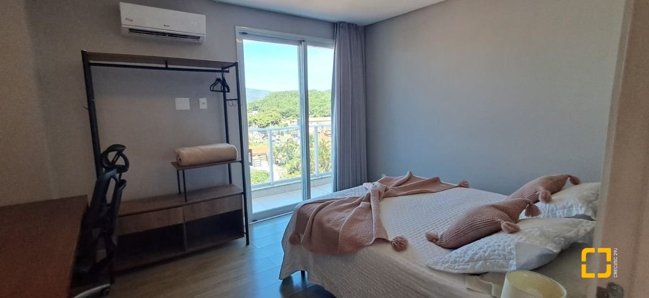 Cobertura com 162m², 3 quartos (sendo 1 suíte), 2 garagens, no bairro Canasvieiras em Florianópolis
