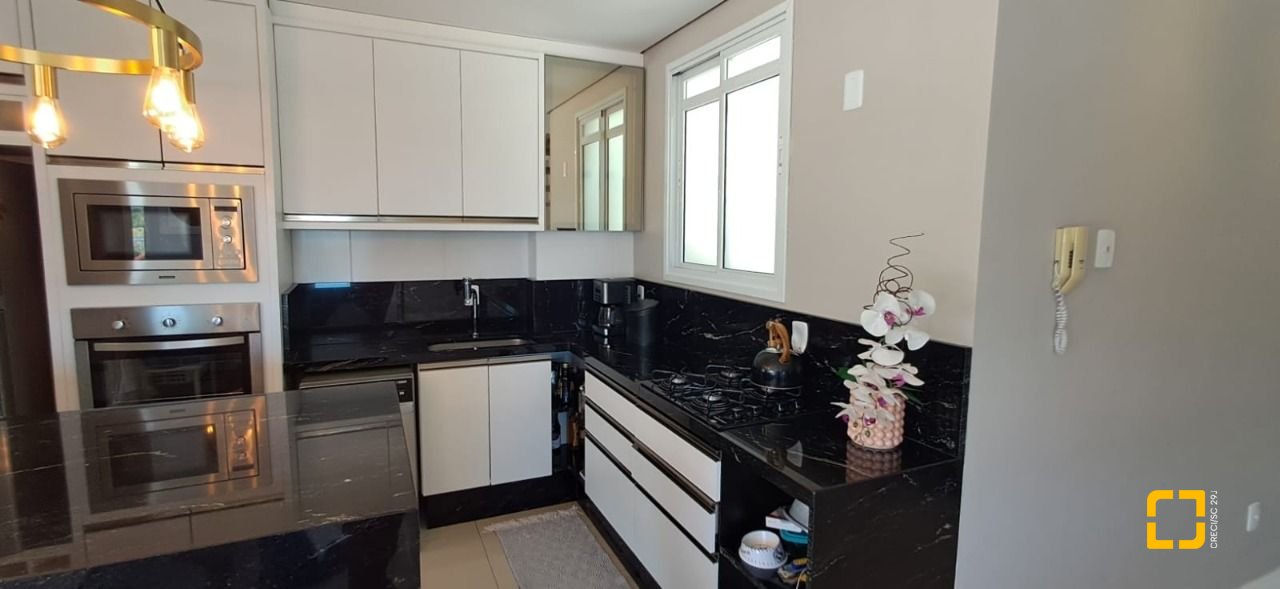 Cobertura com 162m², 3 quartos (sendo 1 suíte), 2 garagens, no bairro Canasvieiras em Florianópolis