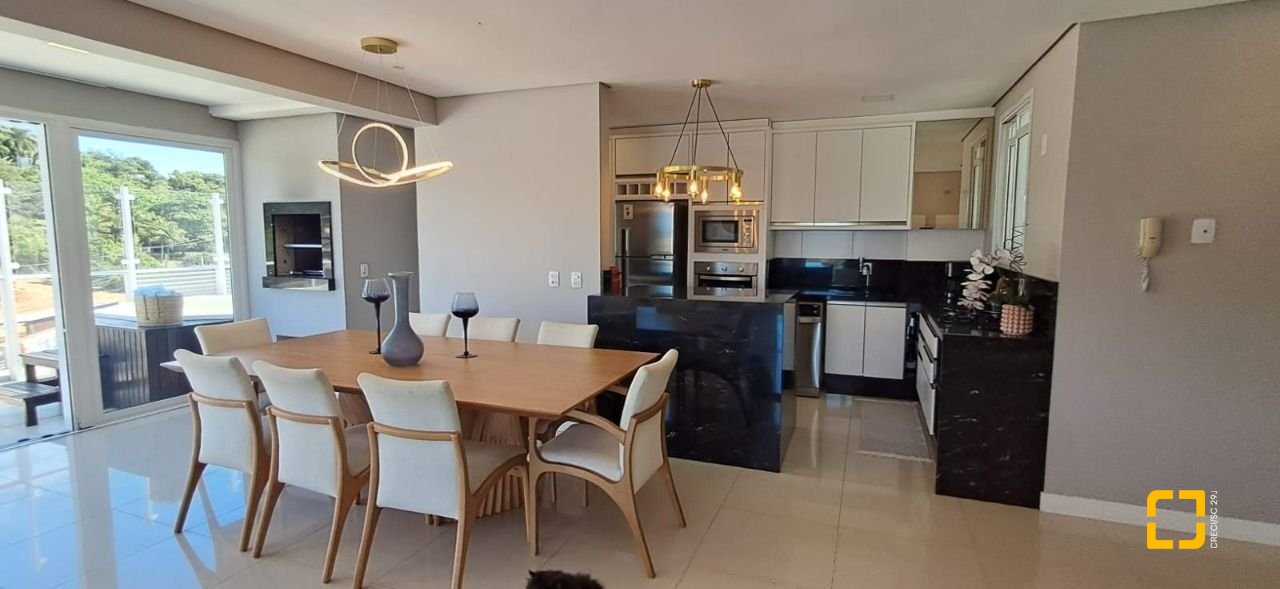Cobertura com 162m², 3 quartos (sendo 1 suíte), 2 garagens, no bairro Canasvieiras em Florianópolis