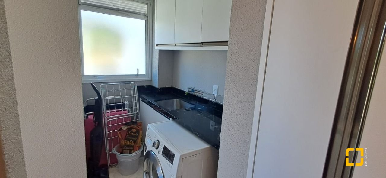 Cobertura com 162m², 3 quartos (sendo 1 suíte), 2 garagens, no bairro Canasvieiras em Florianópolis