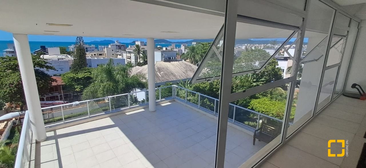 Cobertura com 162m², 3 quartos (sendo 1 suíte), 2 garagens, no bairro Canasvieiras em Florianópolis