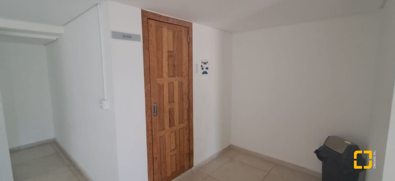 Cobertura com 162m², 3 quartos (sendo 1 suíte), 2 garagens, no bairro Canasvieiras em Florianópolis