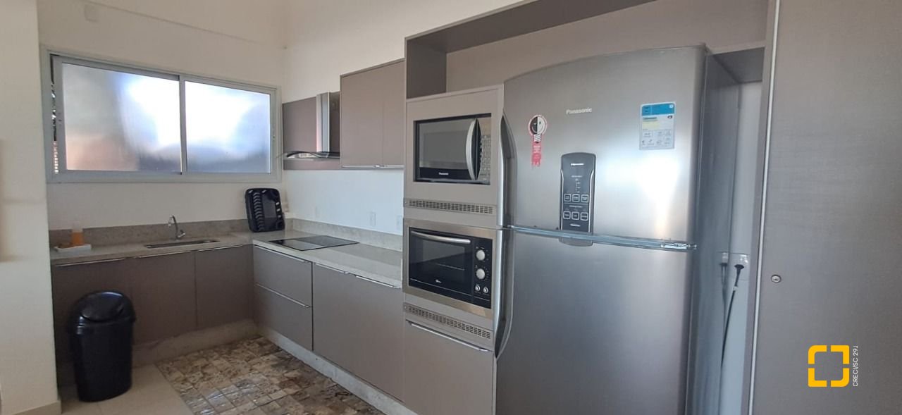 Cobertura com 162m², 3 quartos (sendo 1 suíte), 2 garagens, no bairro Canasvieiras em Florianópolis