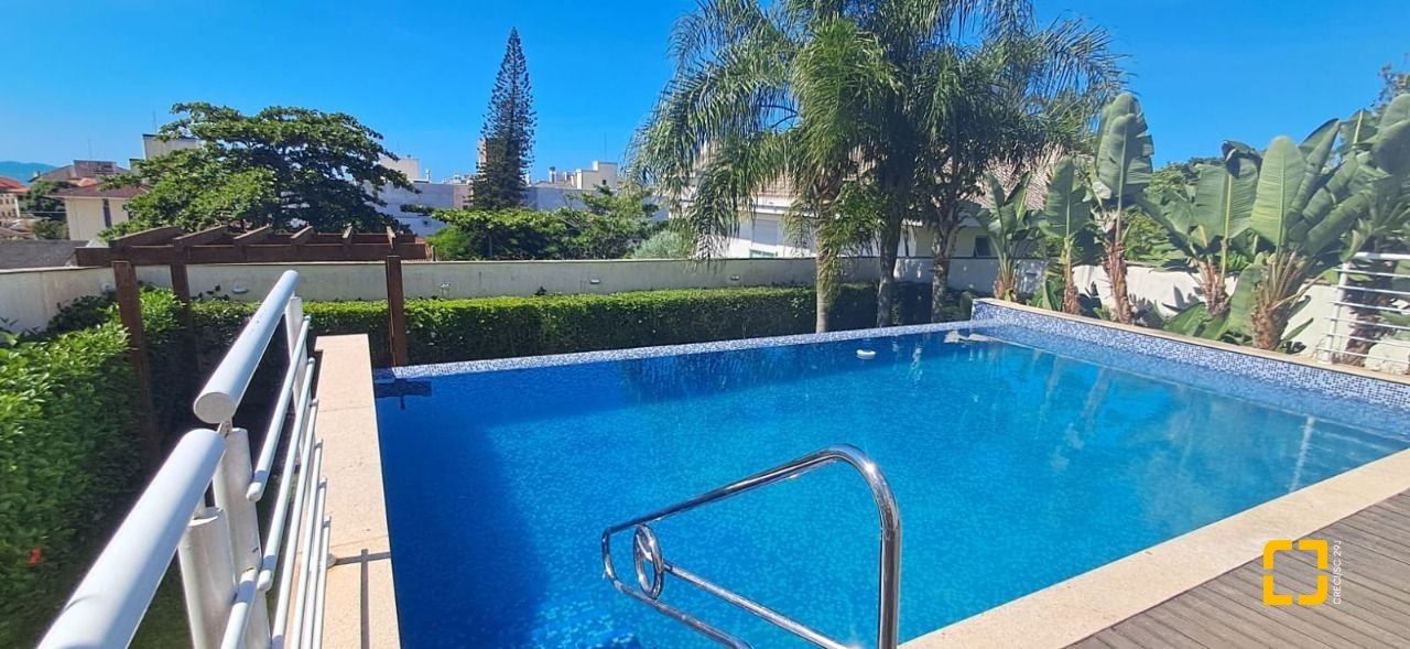 Cobertura com 162m², 3 quartos (sendo 1 suíte), 2 garagens, no bairro Canasvieiras em Florianópolis
