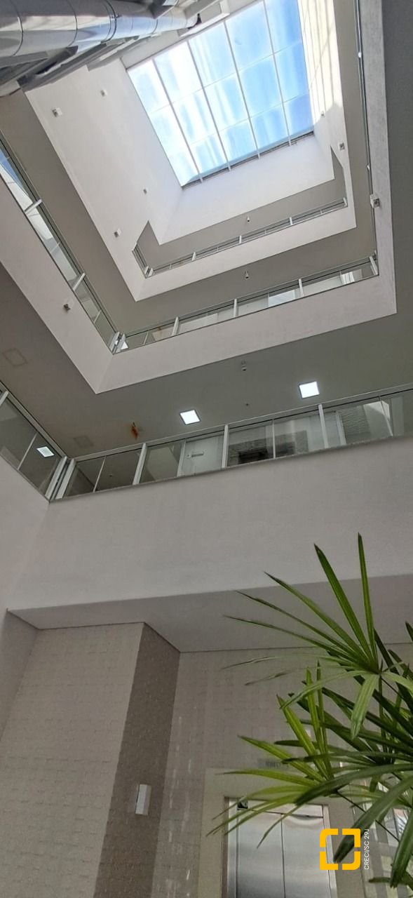 Cobertura com 162m², 3 quartos (sendo 1 suíte), 2 garagens, no bairro Canasvieiras em Florianópolis