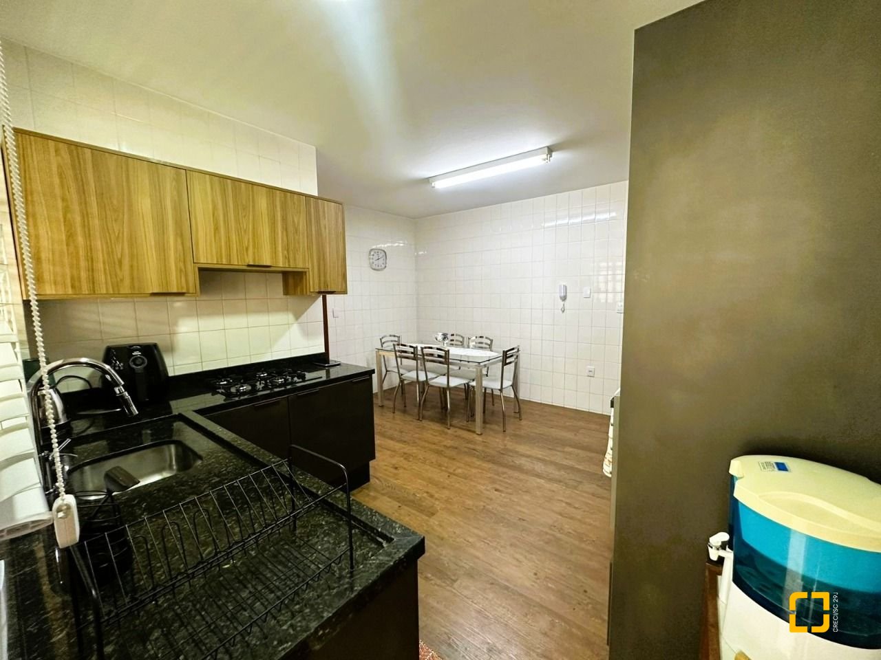Apartamento com 147m², 4 quartos (sendo 1 suíte), no bairro Coqueiros em Florianópolis