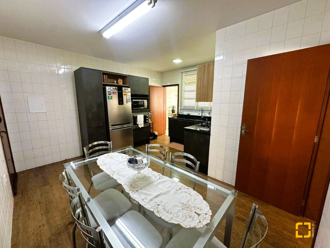 Apartamento com 147m², 4 quartos (sendo 1 suíte), no bairro Coqueiros em Florianópolis