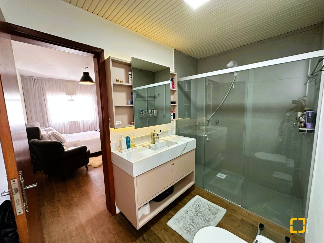 Apartamento com 147m², 4 quartos (sendo 1 suíte), no bairro Coqueiros em Florianópolis