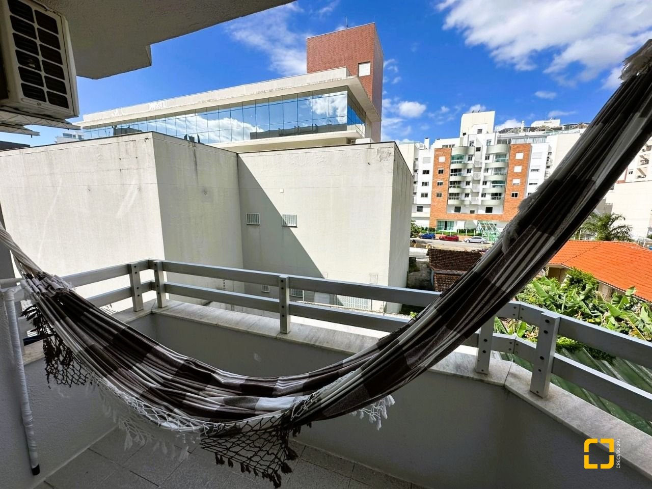 Apartamento com 147m², 4 quartos (sendo 1 suíte), no bairro Coqueiros em Florianópolis