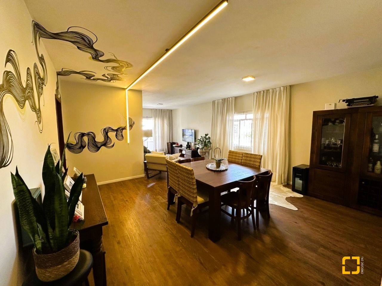Apartamento com 147m², 4 quartos (sendo 1 suíte), no bairro Coqueiros em Florianópolis