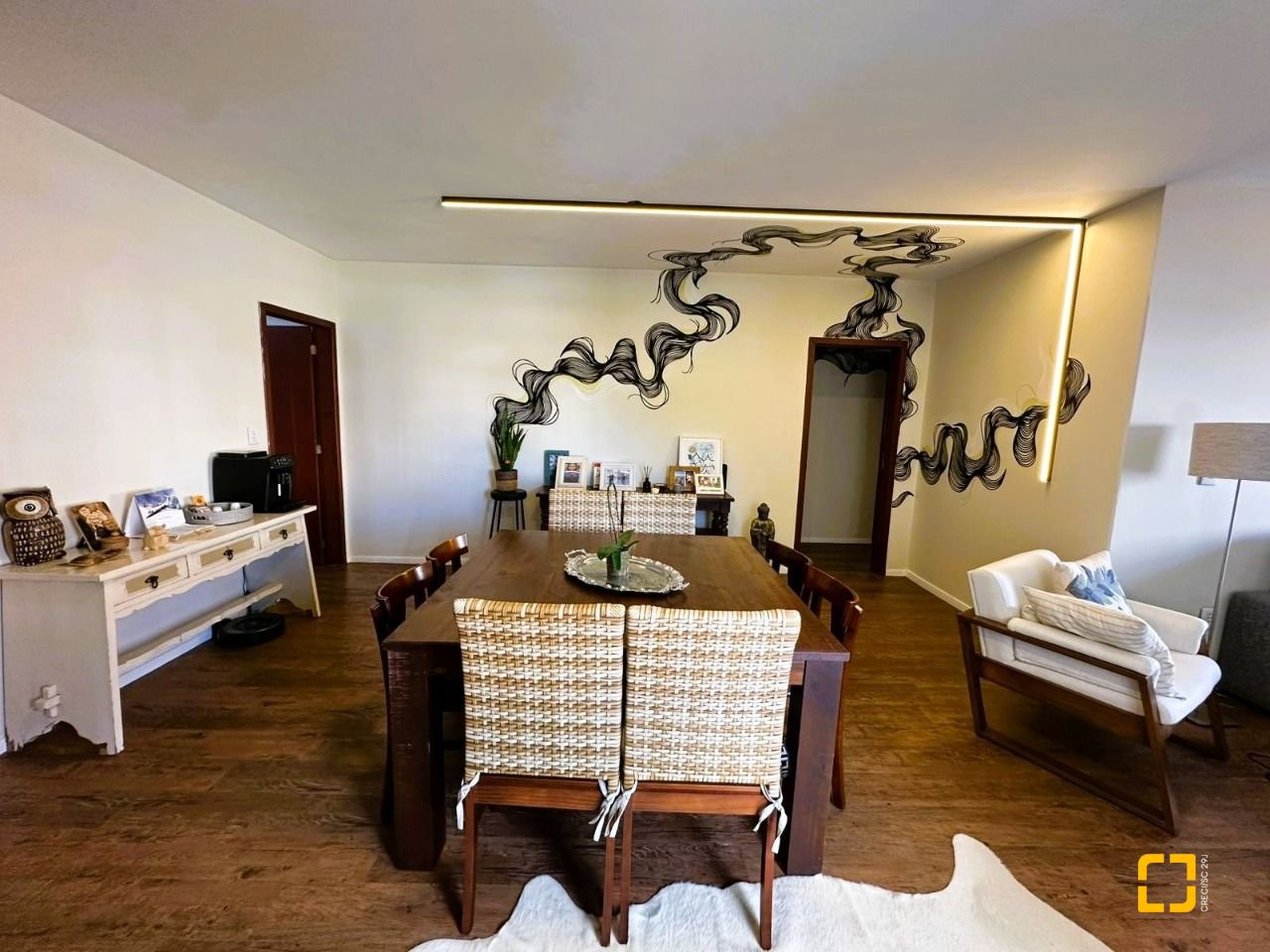 Apartamento com 147m², 4 quartos (sendo 1 suíte), no bairro Coqueiros em Florianópolis