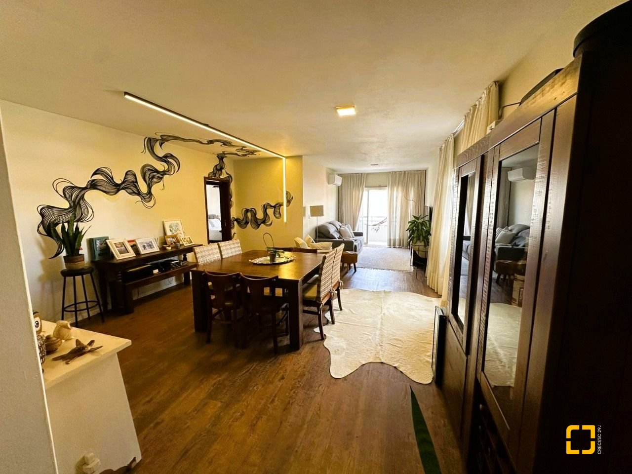 Apartamento com 147m², 3 quartos (sendo 1 suíte), 1 garagem, no bairro Coqueiros em Florianópolis